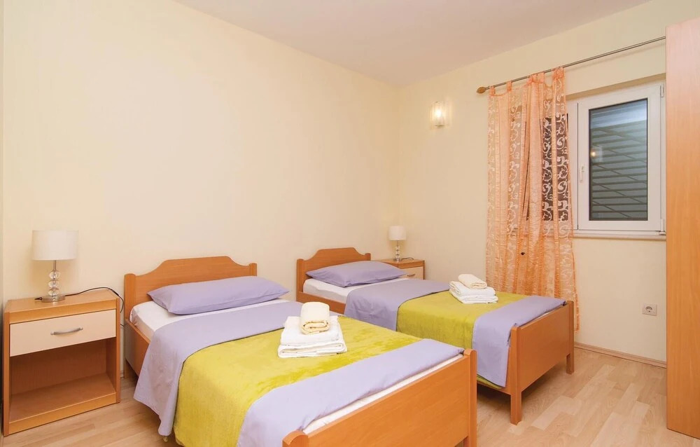 Awesome Home in Lokva Rogoznica With Wifi and 4 Bedrooms