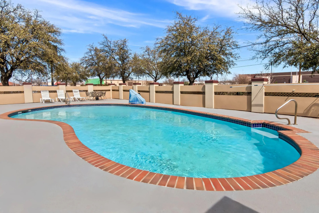 Quality Inn & Suites - Granbury
