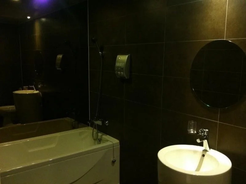 Hotel 7 seven Hertz