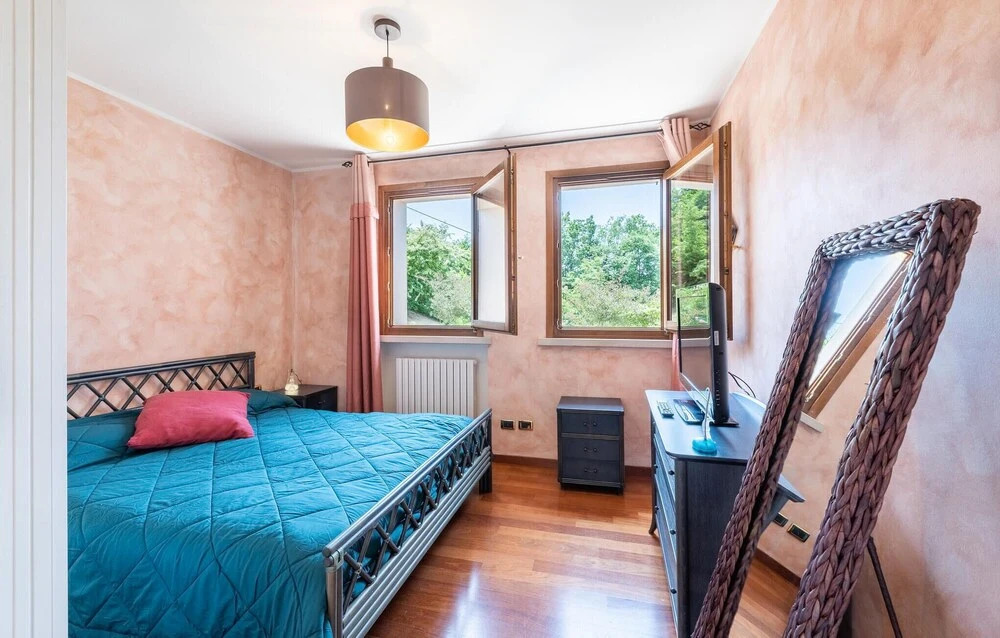 Stunning Home in Albisano With Wifi, Private Swimming Pool and 6 Bedrooms
