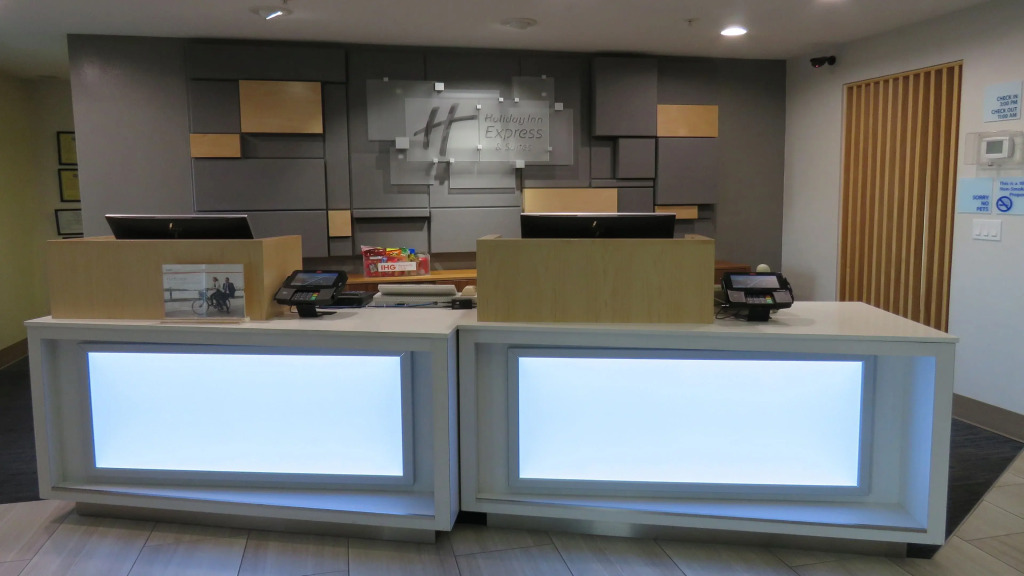 Holiday Inn Express Hotels & Suites Burlington by IHG