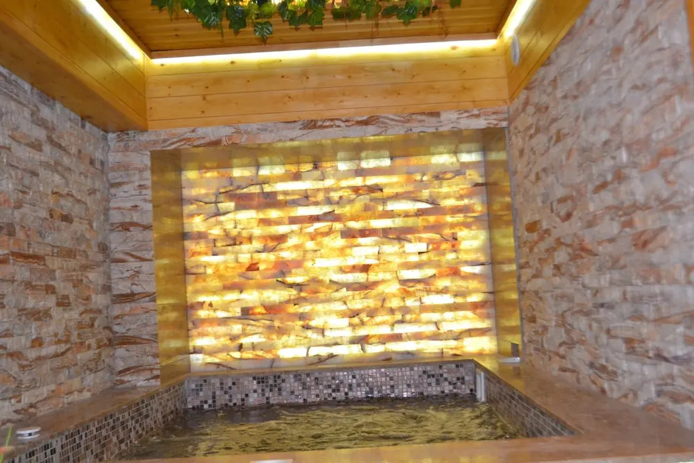 V hotel & tours