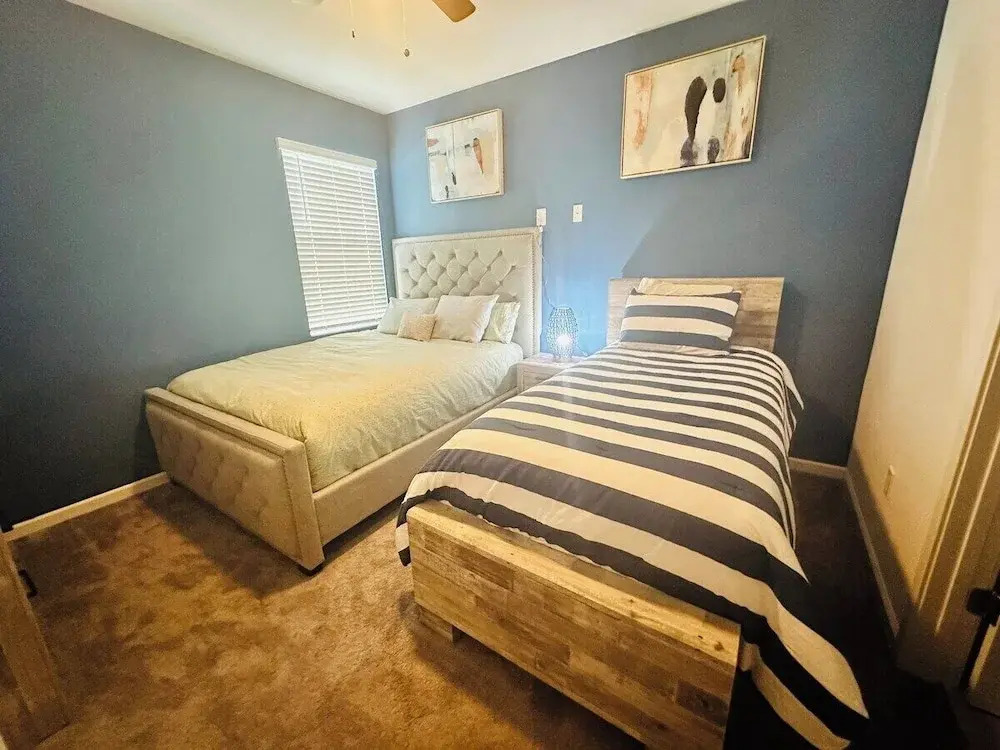 2473 Shanti · Deepsea World/15 Suites/sleep 30/oversize Pool&spa