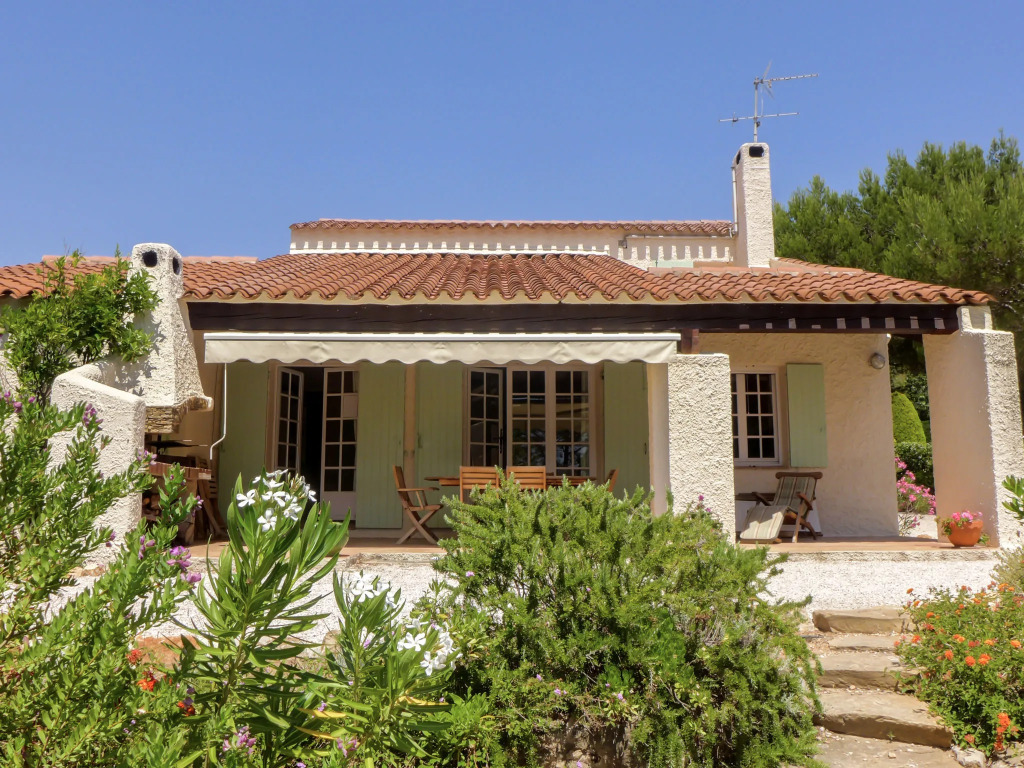 Villa Domaine Port dAlon by Interhome