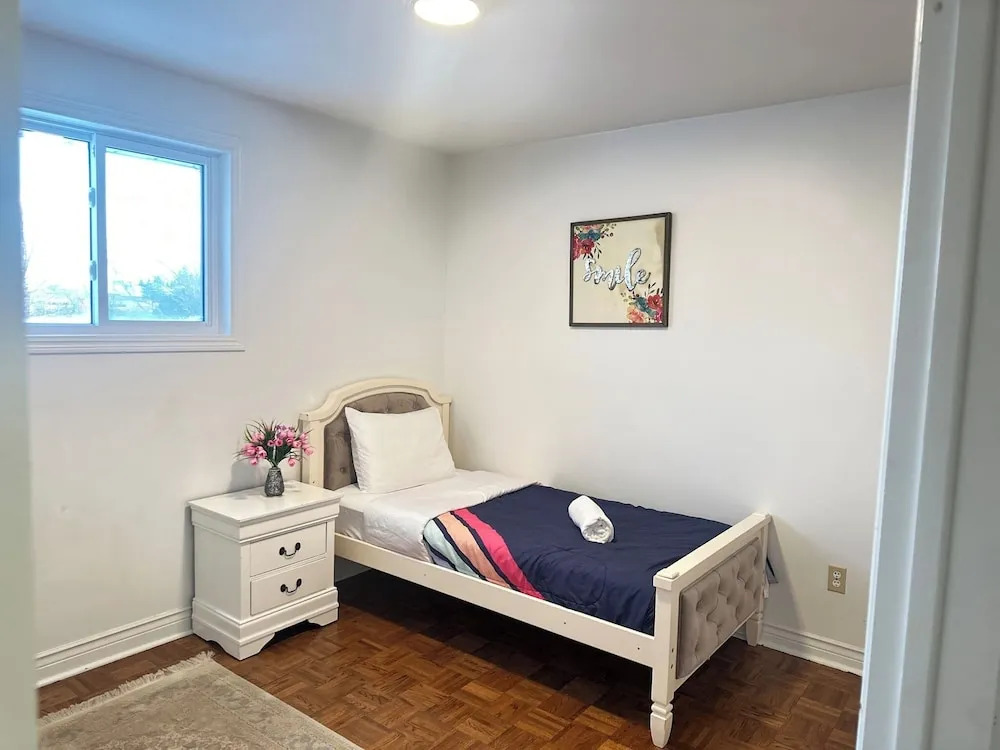 Cozy Modern 3BR With Free Parking Fast Wifi