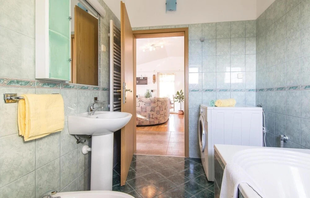 Awesome Home in Vodnjan With 4 Bedrooms, Outdoor Swimming Pool and Wifi