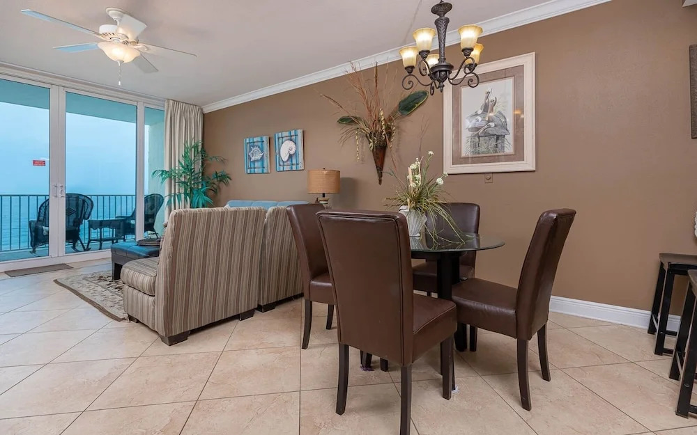 San Carlos 408 by RedAwning