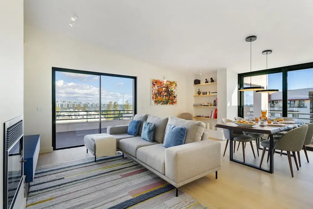 Bachelor Pad In The Sky: Great For Digital Nomads & Remote Workers