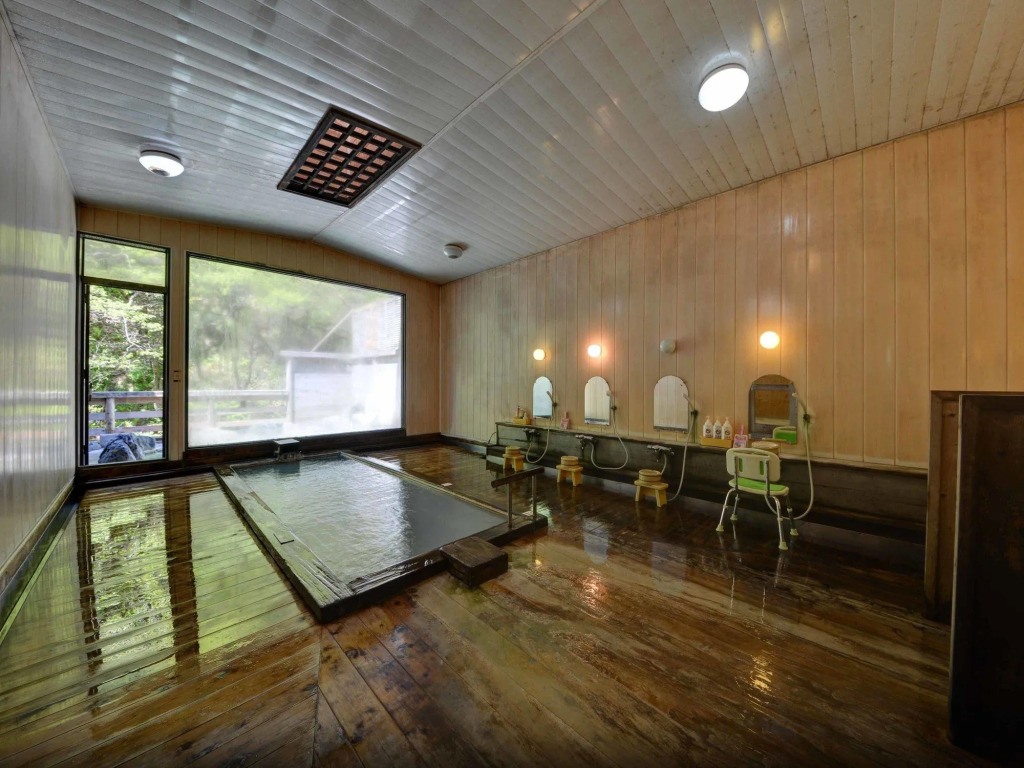 Shirahone Onsen Tsuruya Ryokan