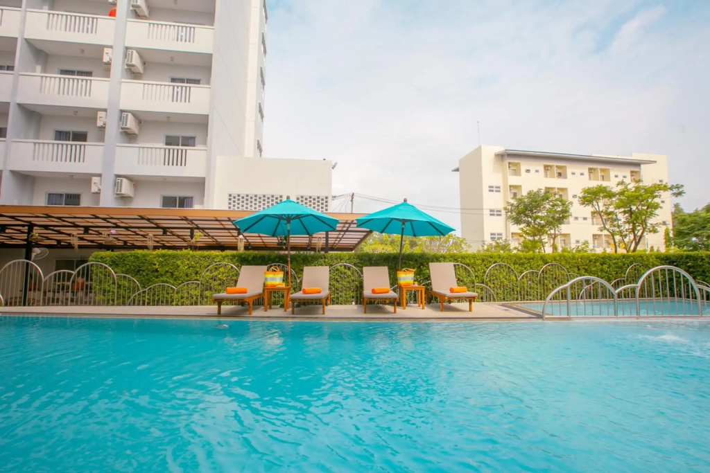 Recenta Phuket Suanluang by Deevana