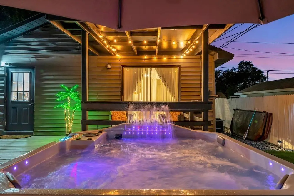 St. Pete Family Bungalow & Private Oasis