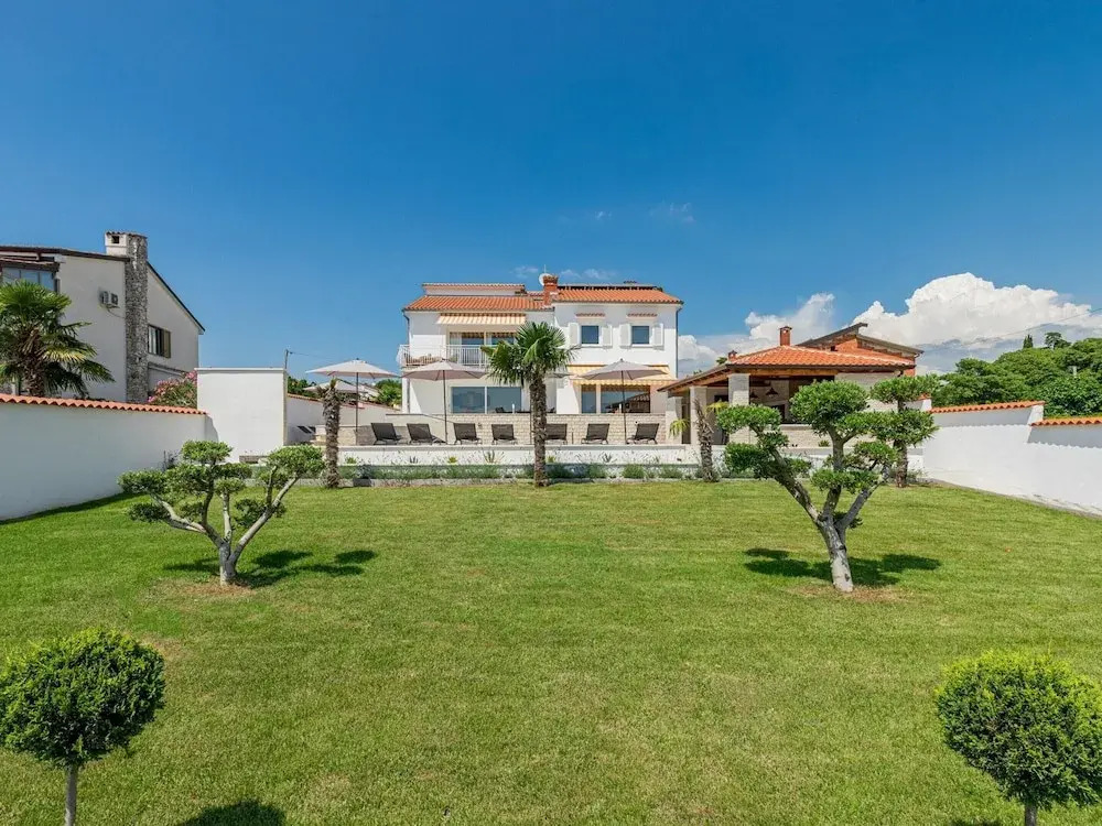Aesthetic Villa With Private Pool
