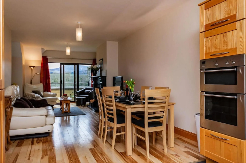 Semi-detached house, Kenmare