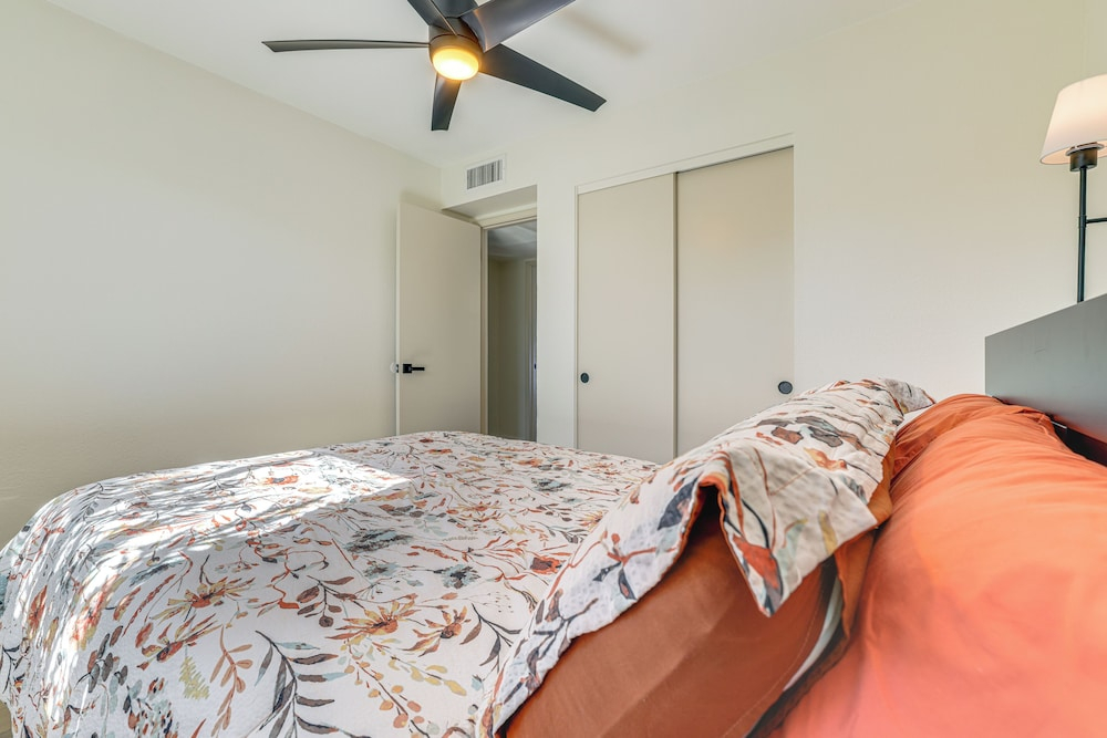 Snowbird Haven w/ Hot Tub! 3 Mi to Dtwn Chandler