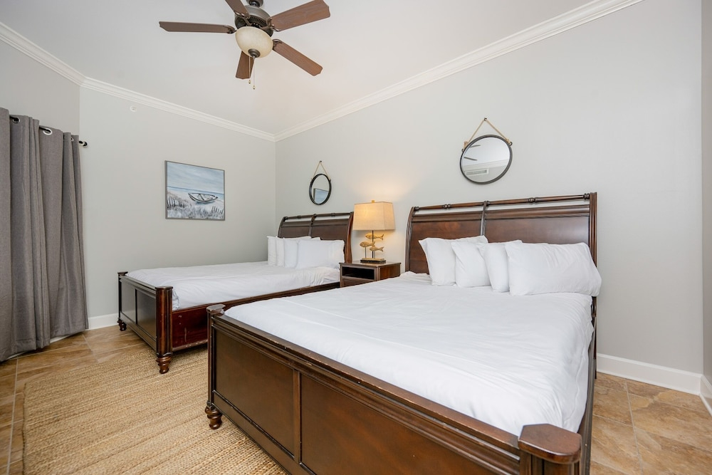 The Oasis 1712 Formerly Phoenix West Ii 1712 4 Bedroom Condo