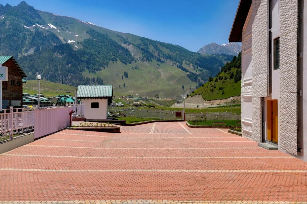 Lemon Tree Hotel, Sonmarg by the Riverside