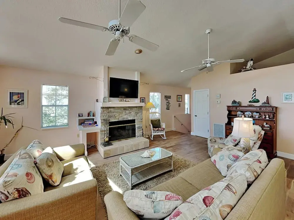 Seascape Beachhouse by Distinctive Beach Rentals