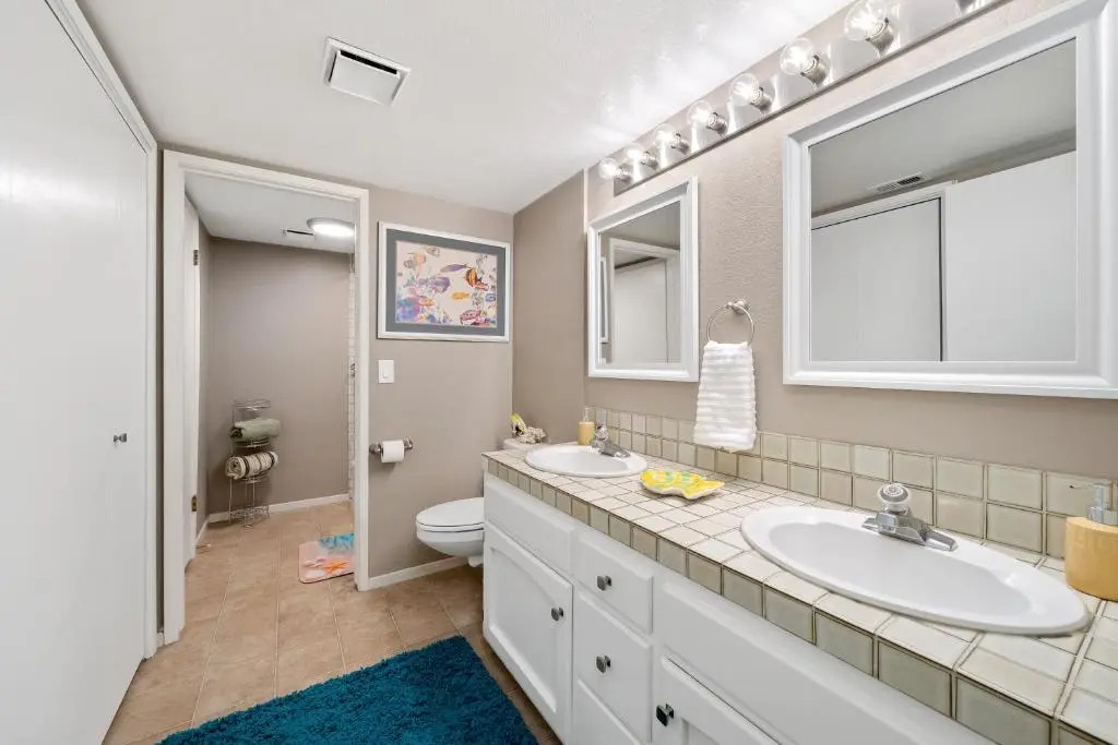 358 Stimson Avenue 2 Bedroom Condo by Redawning