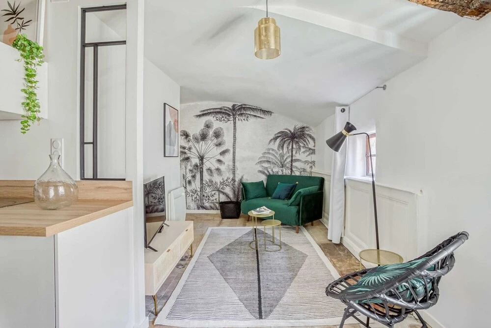 Sublime 2BR Flat in the Heart of Old Lyon