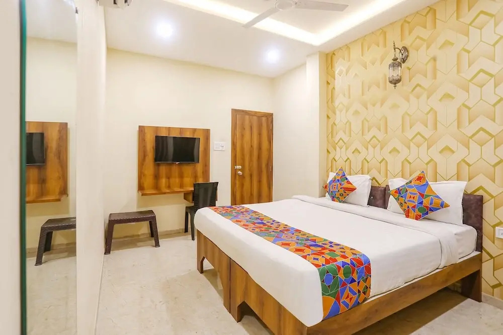 FabHotel Dreamz Inn