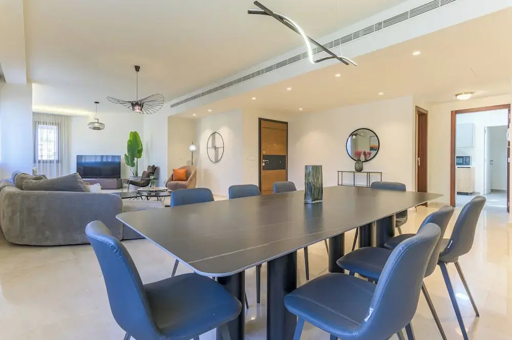 Achrafieh Gate - Modern 3-BR Apartments & Balconies