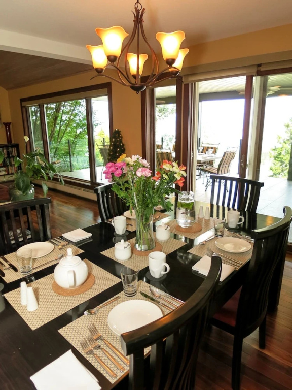 A View of the Lake B & B