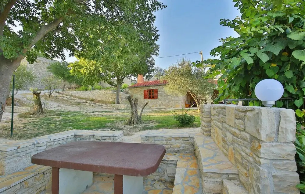 Nice Home in Benkovac With Wifi, 4 Bedrooms and Outdoor Swimming Pool