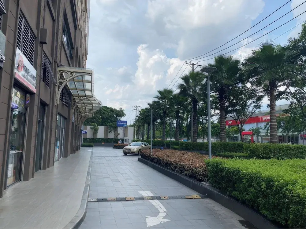Modern Apartment - Garden Gate