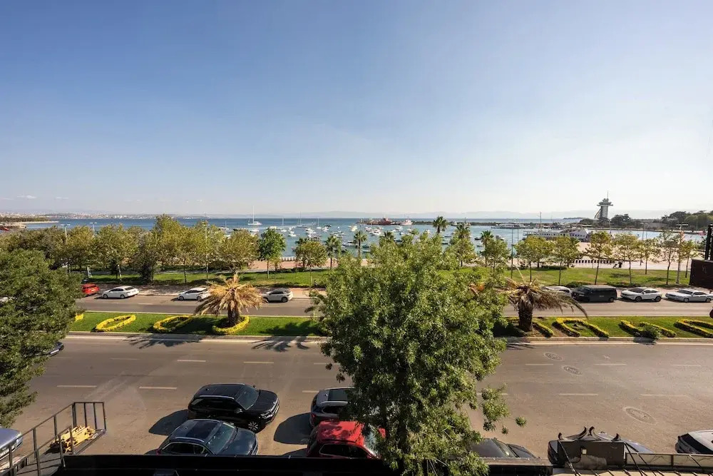 Premier Lounge Hotel
