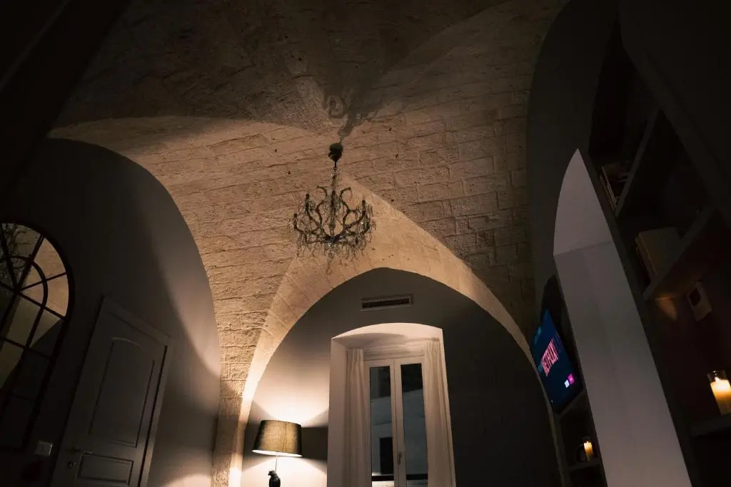 The Duchess's View - NEW! Luxurious Flat in Historical Centre 115 sq m, 3min walk to Cala Porto beach and Private Parking