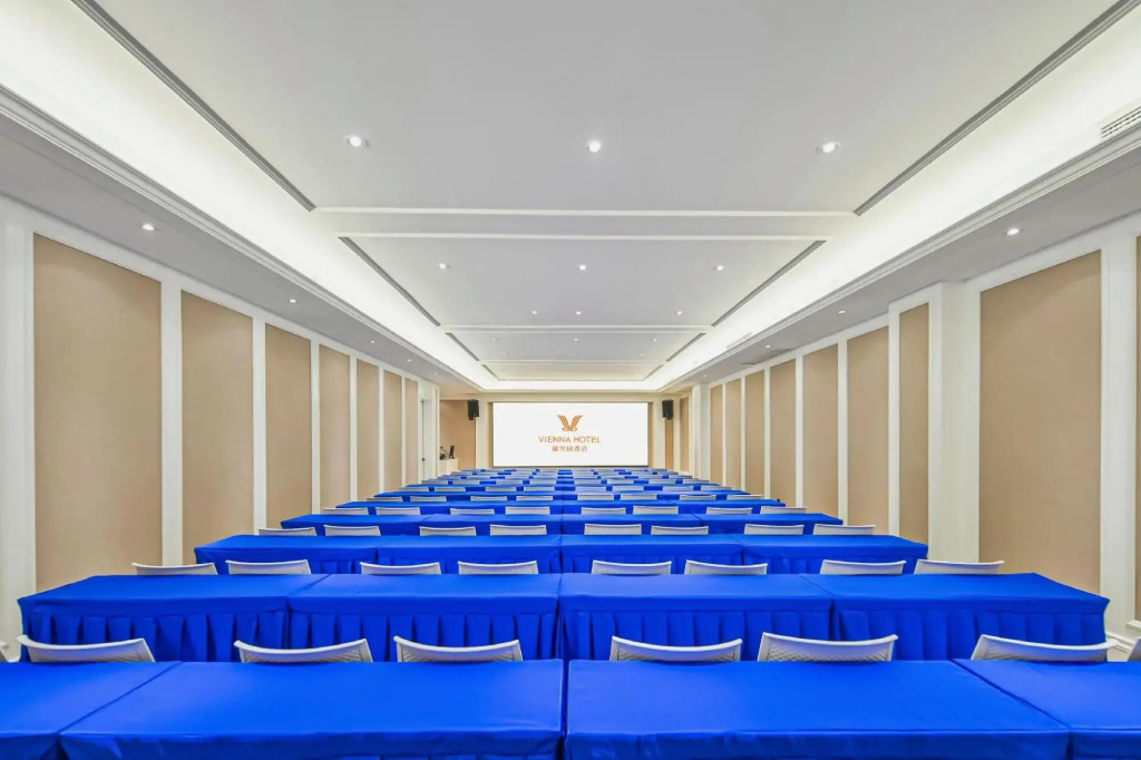 Vienna Hotel (Yecheng Zero Kilometer)