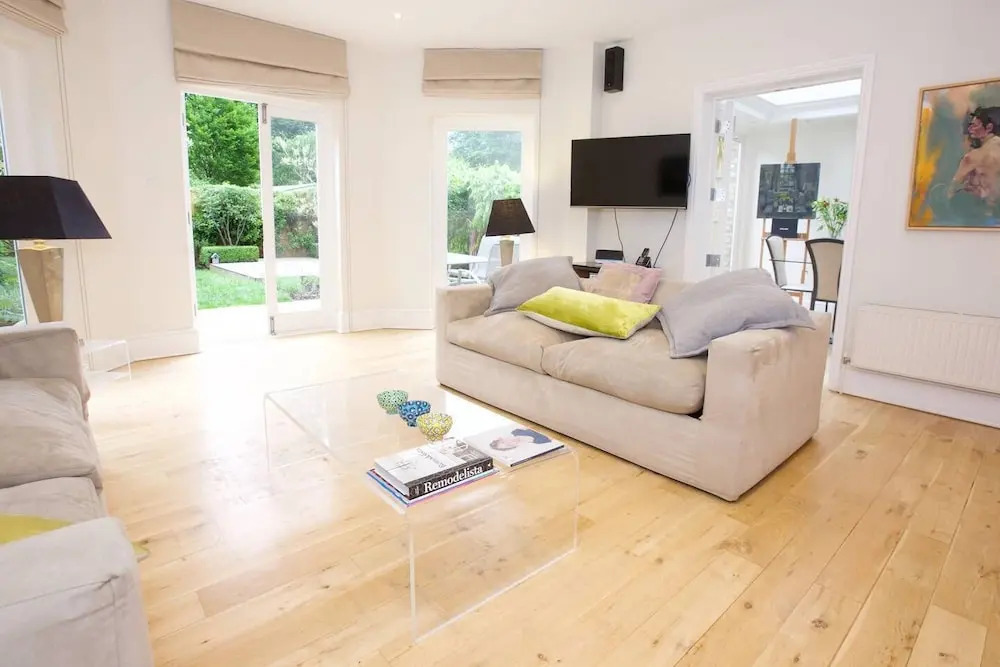 2BR Apt With Garden Near Clapham High Street Station