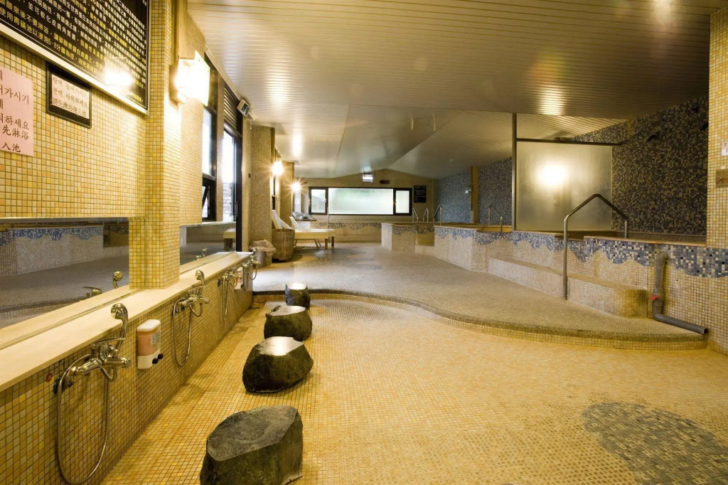 Chat Hot Spring Resort