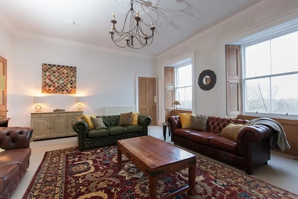Traditional Luxury Apartment Sleeps 10 Guests