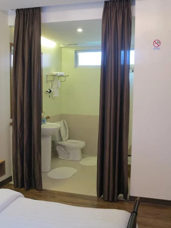 D' Morvie Suites- Davao