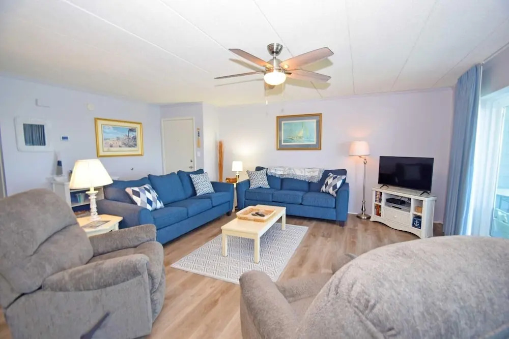 Harbour Island 303L 2 Bedroom Condo by RedAwning