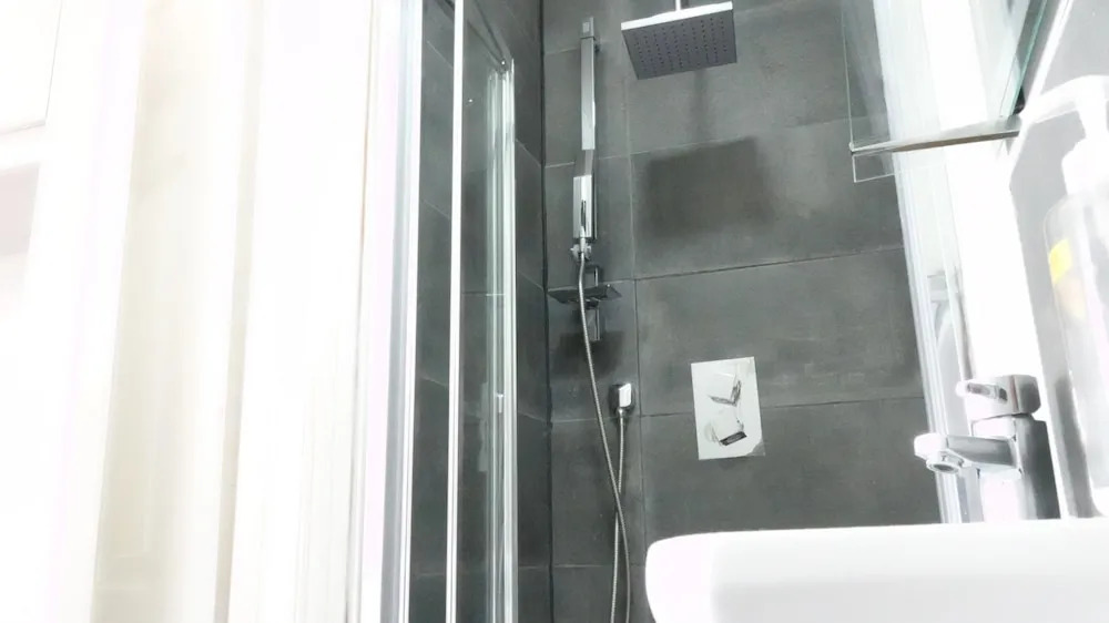 Private Bathroom Rooms- Near Heathrow - Near Shops