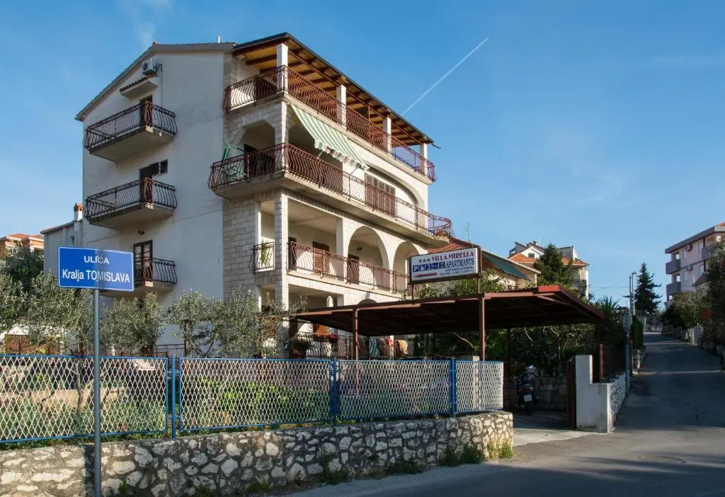 Apartments Villa Mirella