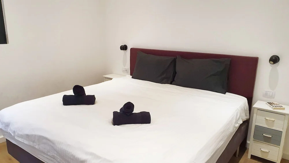 Brand New 2 Bedrooms 4 Min From Beach Tl55
