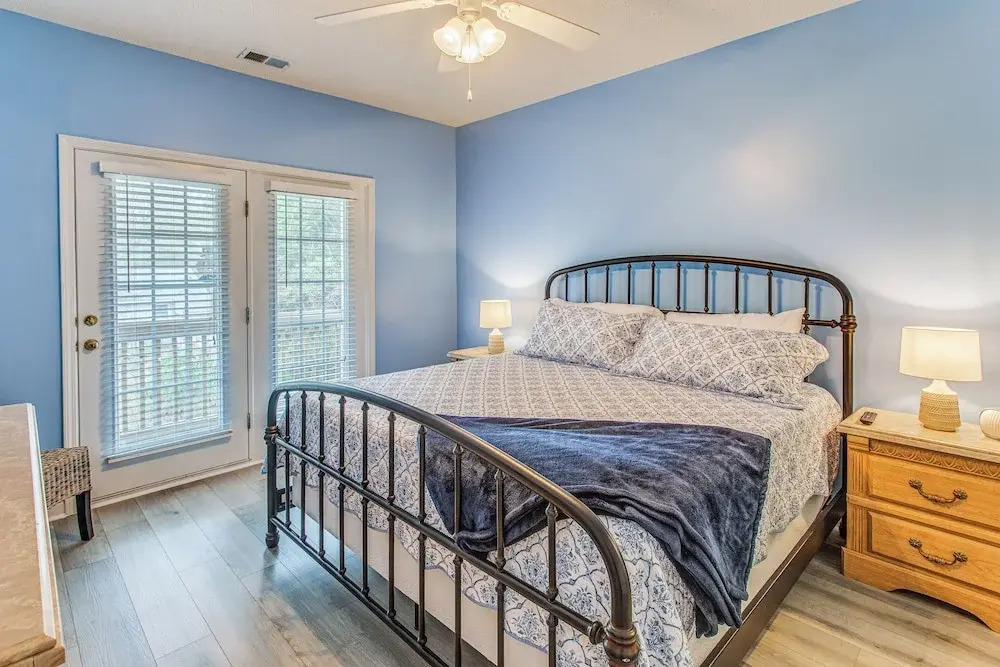 Condo w/ Pool Access, 1 Mi to Cherry Grove Beach!