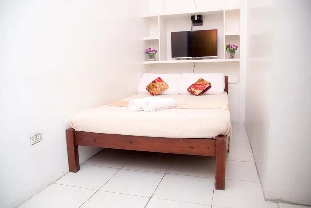 ROOMS498 - Hostel