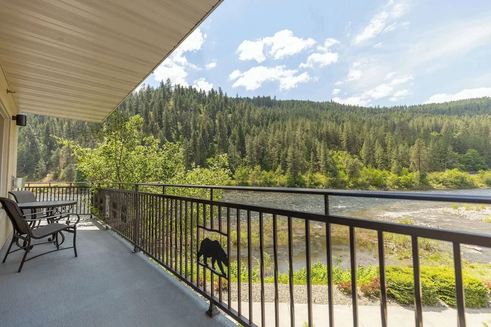 Bw Plus Lodge At Rivers Edge