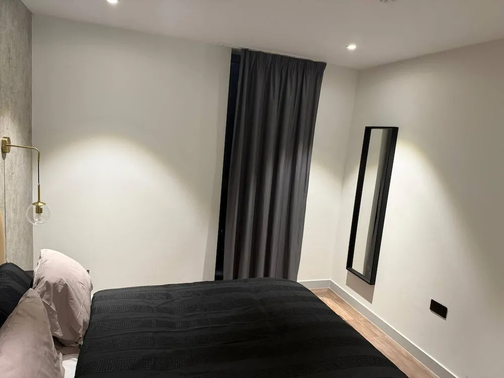 2 Bedroom En-suite in City Center for Long Stays