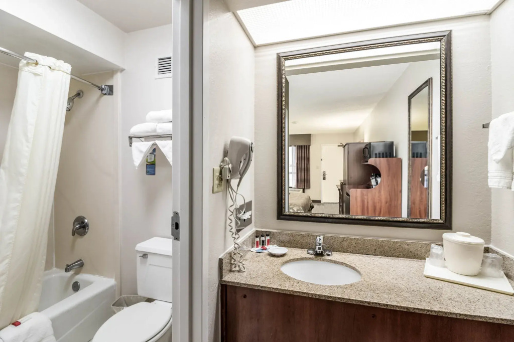 Studio 6 Suites Jacksonville, NC - Camp LeJeune