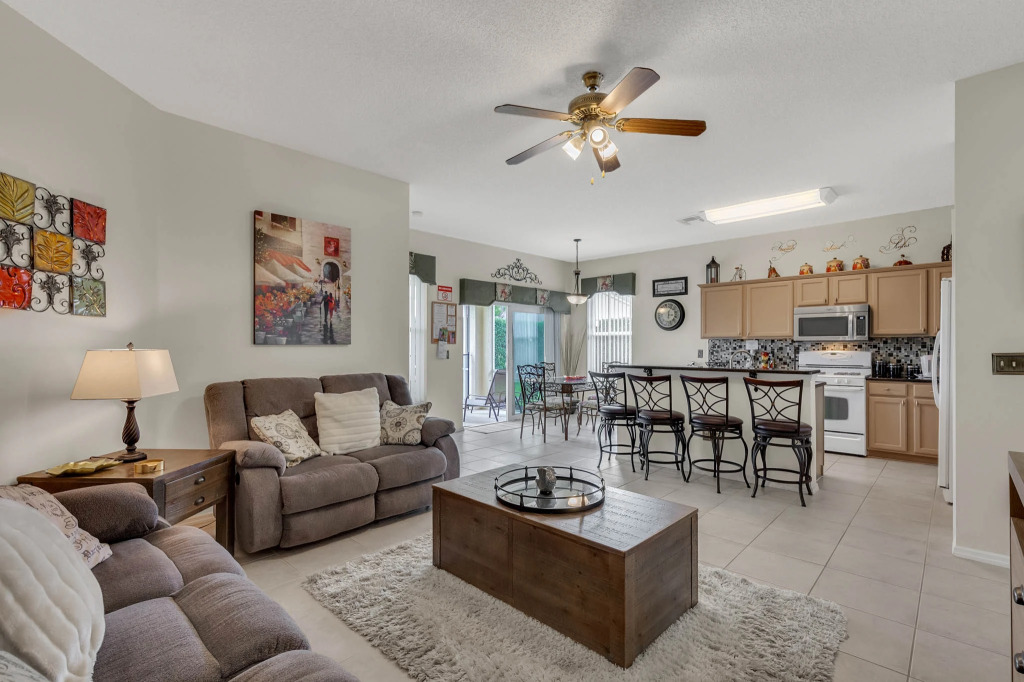 E131MJL - 4 beds pool & spa home on golf course