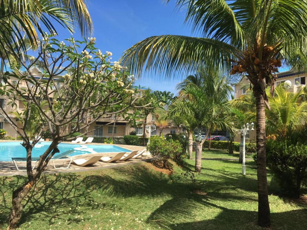 2 bedrooms appartement at Flic en Flac 500m away from the beach with shared pool enclosed garden and wifi