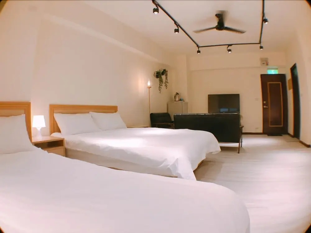 Taipei Apt.4 MRT Ximen Station Suite