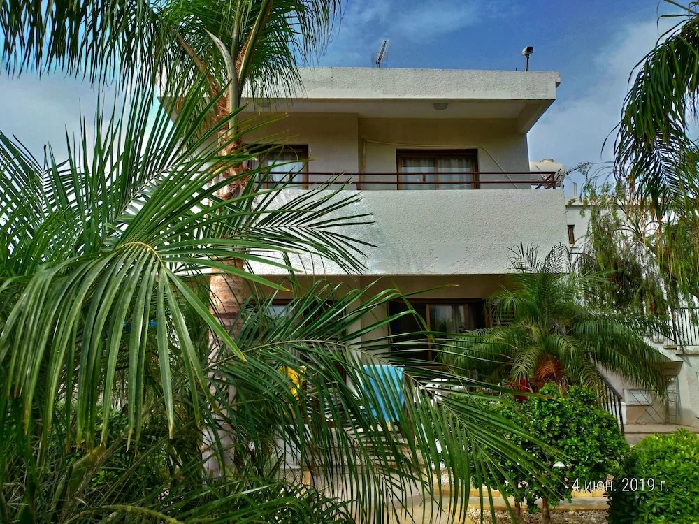 Maricosta Apartments