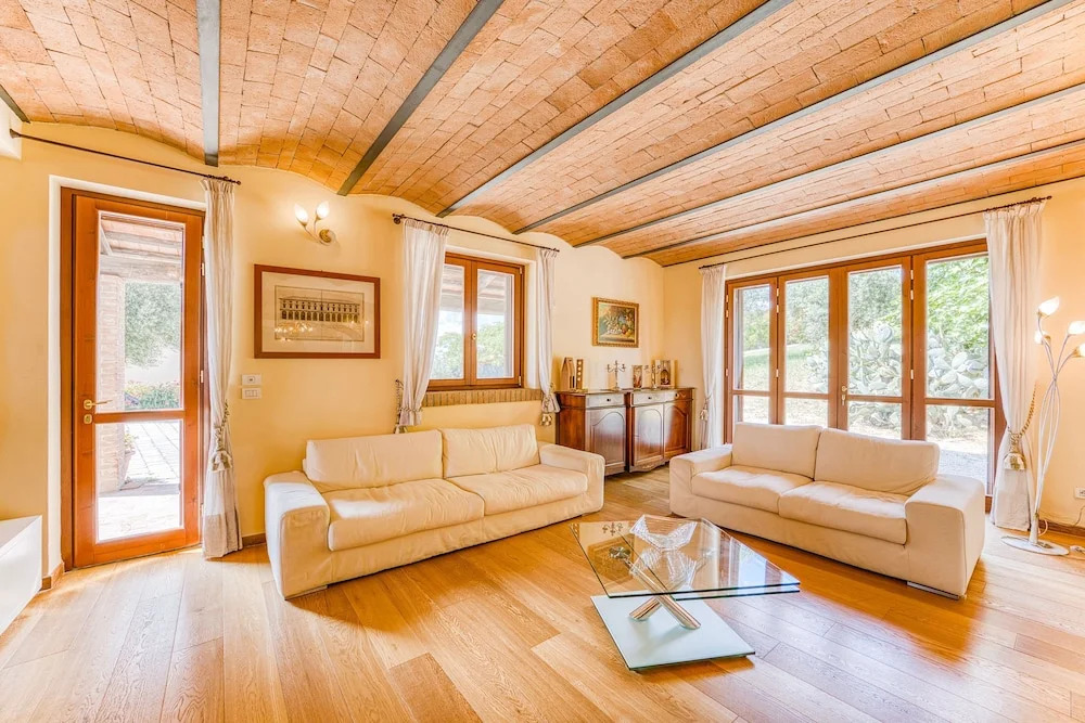 Pool Villa Angela with Sauna, Jacuzzi and Gym