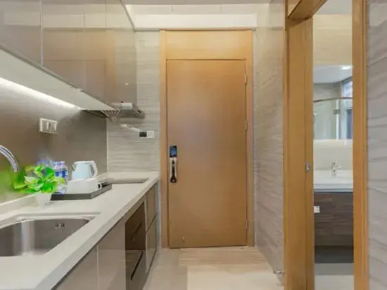 Footloose Apartment
